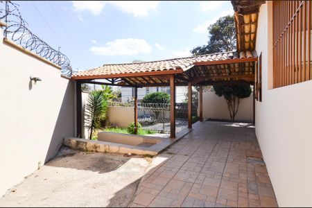 Casa para alugar com 442m², 3 quartos e 2 vagas Casa para alugar com 442m², 3 quartos e 2 vagasÁrea Externa