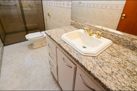 Casa para alugar com 442m², 3 quartos e 2 vagas Casa para alugar com 442m², 3 quartos e 2 vagasBanheiro Social