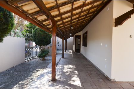 Varanda de casa para alugar com 3 quartos, 442m² em Fernão Dias, Belo Horizonte