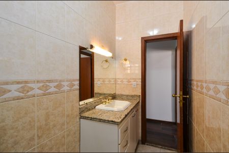 Casa para alugar com 442m², 3 quartos e 2 vagas Casa para alugar com 442m², 3 quartos e 2 vagasBanheiro Social