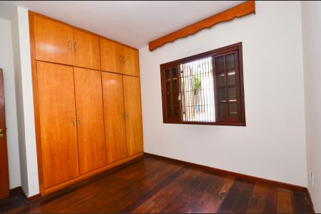 Quarto 3 de casa para alugar com 3 quartos, 442m² em Fernão Dias, Belo Horizonte