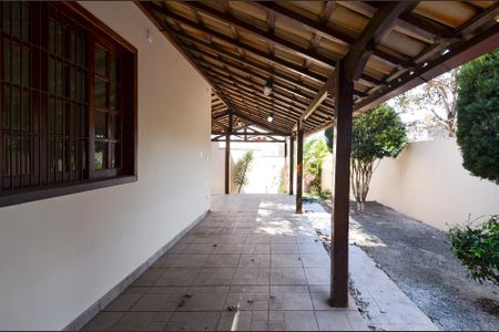 Varanda de casa para alugar com 3 quartos, 442m² em Fernão Dias, Belo Horizonte