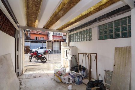 Garagem de casa à venda com 2 quartos, 99m² em Parque Pinheiros, Taboão da Serra