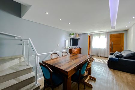 Casa para alugar com 217m², 3 quartos e 2 vagas Casa para alugar com 217m², 3 quartos e 2 vagasSala