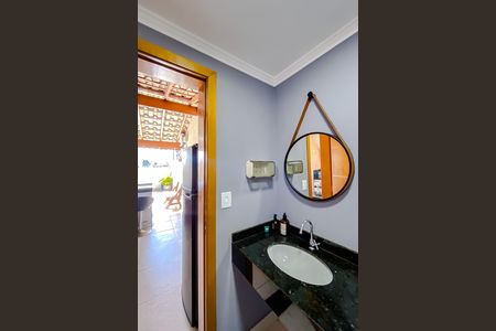 Casa para alugar com 217m², 3 quartos e 2 vagas Casa para alugar com 217m², 3 quartos e 2 vagasLavabo da Área externa