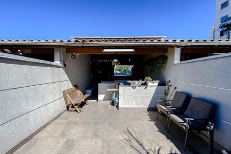 Casa para alugar com 217m², 3 quartos e 2 vagas Casa para alugar com 217m², 3 quartos e 2 vagasÁrea externa