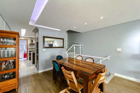Casa para alugar com 217m², 3 quartos e 2 vagas Casa para alugar com 217m², 3 quartos e 2 vagasSala