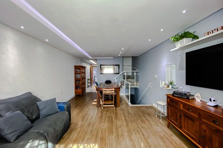 Casa para alugar com 217m², 3 quartos e 2 vagas Casa para alugar com 217m², 3 quartos e 2 vagasSala
