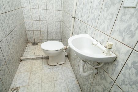 Banheiro de casa para alugar com 1 quarto, 48m² em Cosmos, Rio de Janeiro