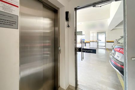 Elevador de apartamento à venda com 2 quartos, 77m² em Fernão Dias, Belo Horizonte