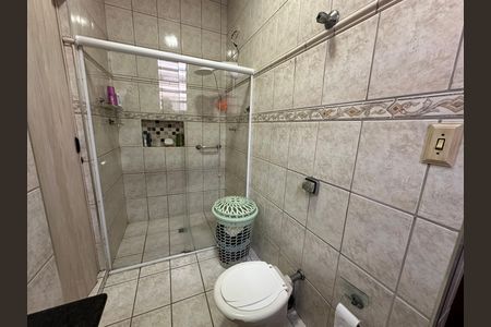 Banheiro da Suíte de apartamento para alugar com 2 quartos, 112m² em Centro, São Vicente