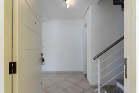 Casa para alugar com 185m², 3 quartos e 3 vagasEscada