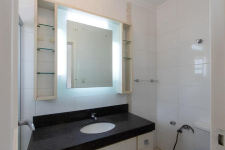 Casa para alugar com 185m², 3 quartos e 3 vagasBanheiro
