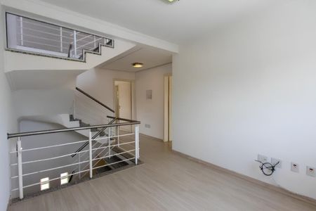 Casa para alugar com 185m², 3 quartos e 3 vagasEscada