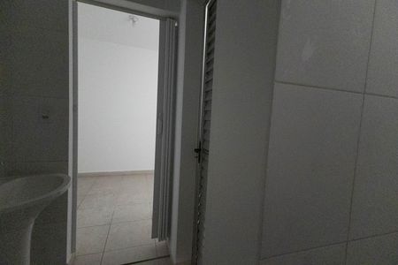 Banheiro de kitnet/studio para alugar com 1 quarto, 35m² em Jardim Japao, São Paulo