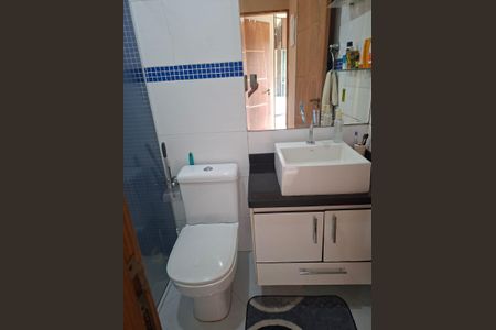 Casa à venda com 220m², 4 quartos e 2 vagas Casa à venda com 220m², 4 quartos e 2 vagasBanheiro