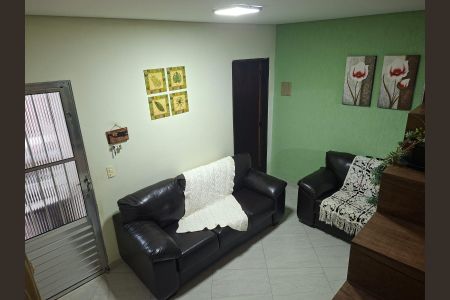 Sala de casa à venda com 4 quartos, 220m² em Vila Carmosina, São Paulo