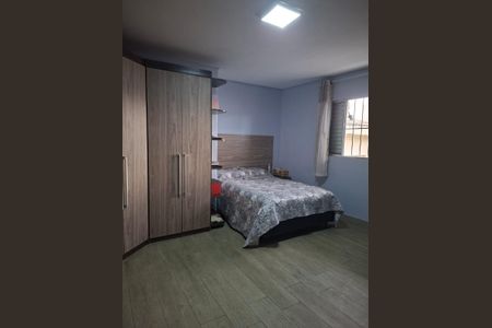 Casa à venda com 220m², 4 quartos e 2 vagas Casa à venda com 220m², 4 quartos e 2 vagasQuarto