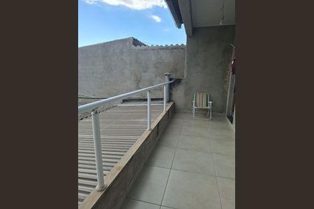 Varanda de casa à venda com 4 quartos, 220m² em Vila Carmosina, São Paulo