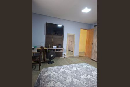 Casa à venda com 220m², 4 quartos e 2 vagas Casa à venda com 220m², 4 quartos e 2 vagasQuarto