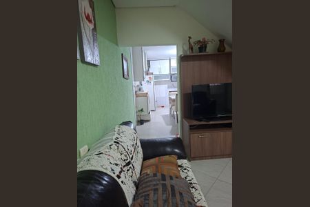 Casa à venda com 220m², 4 quartos e 2 vagas Casa à venda com 220m², 4 quartos e 2 vagasSala