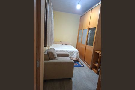Casa à venda com 220m², 4 quartos e 2 vagas Casa à venda com 220m², 4 quartos e 2 vagasQuarto