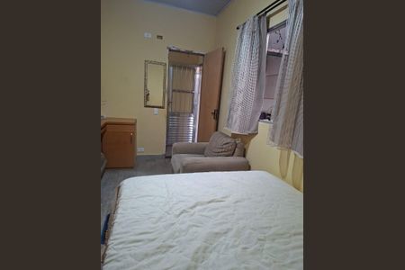Casa à venda com 220m², 4 quartos e 2 vagas Casa à venda com 220m², 4 quartos e 2 vagasQuarto