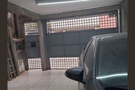 Garagem de casa à venda com 4 quartos, 220m² em Vila Carmosina, São Paulo