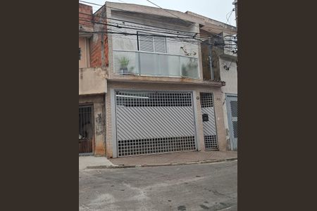 Casa à venda com 220m², 4 quartos e 2 vagas Casa à venda com 220m², 4 quartos e 2 vagasFachada