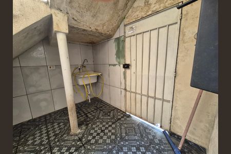 Casa à venda com 130m², 3 quartos e 2 vagas Casa à venda com 130m², 3 quartos e 2 vagasÁrea de Serviço - tanque - térreo