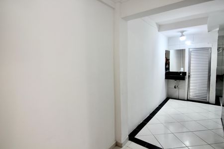 Corredor  de casa para alugar com 2 quartos, 40m² em Parque Cisper, São Paulo