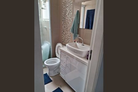 Banheiro de apartamento para alugar com 2 quartos, 53m² em Padroeira, Osasco