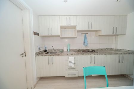 Cozinha de kitnet/studio à venda com 1 quarto, 26m² em Consolação, São Paulo