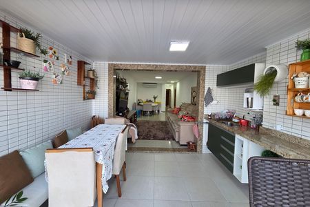 Apartamento para alugar com 173m², 5 quartos e 3 vagas Apartamento para alugar com 173m², 5 quartos e 3 vagasVaranda