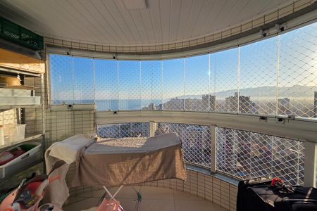 Apartamento para alugar com 173m², 5 quartos e 3 vagas Apartamento para alugar com 173m², 5 quartos e 3 vagasVaranda da suíte 3