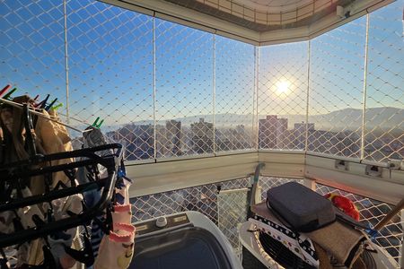 Apartamento para alugar com 173m², 5 quartos e 3 vagas Apartamento para alugar com 173m², 5 quartos e 3 vagasVaranda de serviço