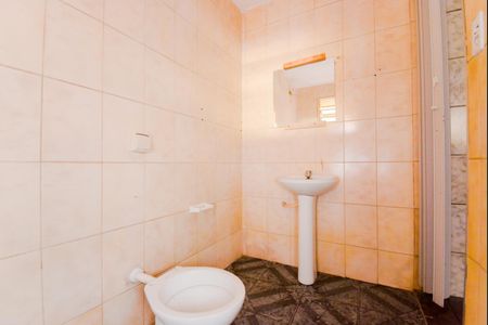 Banheiro de casa para alugar com 1 quarto, 42m² em Parque Continental Iii, Guarulhos