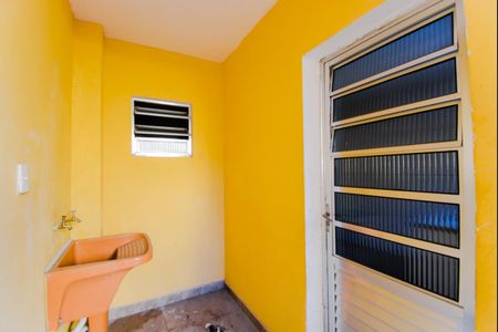 Casa para alugar com 42m², 1 quarto e sem vagaÁrea de Serviço