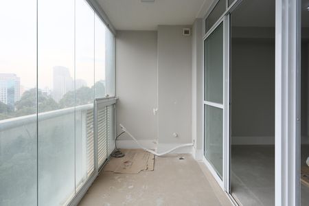 Varanda de kitnet/studio à venda com 1 quarto, 35m² em Real Parque, São Paulo
