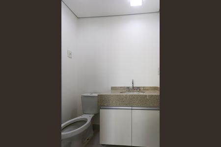 Banheiro de kitnet/studio à venda com 1 quarto, 35m² em Real Parque, São Paulo
