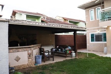 Casa para alugar com 425m², 5 quartos e 2 vagas