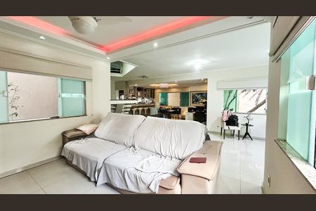 Casa para alugar com 425m², 5 quartos e 2 vagas