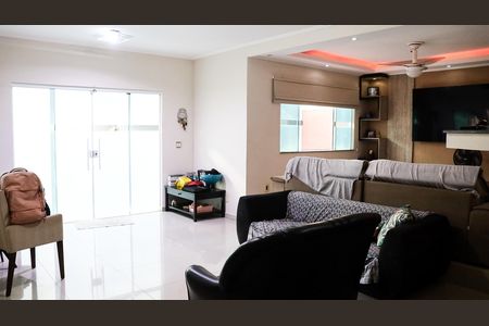 Casa para alugar com 425m², 5 quartos e 2 vagas