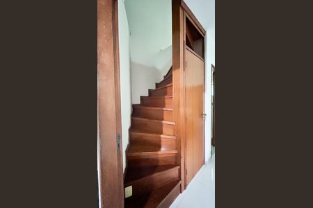 Casa para alugar com 425m², 5 quartos e 2 vagas
