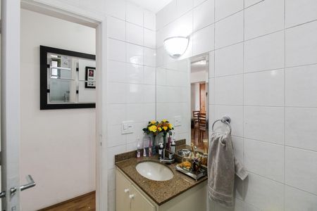 Banheiro social de apartamento à venda com 3 quartos, 90m² em Vila Regente Feijó, São Paulo