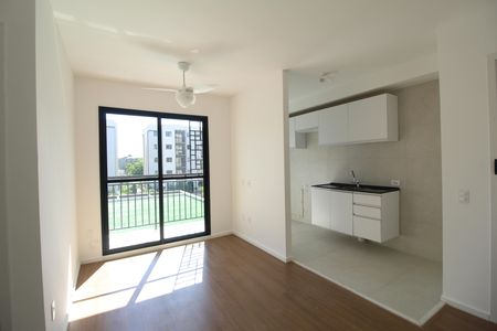 Sala de apartamento para alugar com 2 quartos, 46m² em Barra Olímpica, Rio de Janeiro
