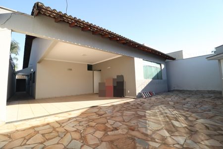 Varanda da Sala de casa para alugar com 4 quartos, 100m² em Morada da Colina, Uberlândia