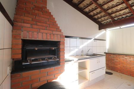 Churrasqueira de casa para alugar com 4 quartos, 100m² em Morada da Colina, Uberlândia