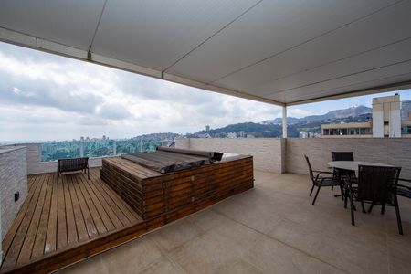 Apartamento para alugar com 297m², 3 quartos e 2 vagas
