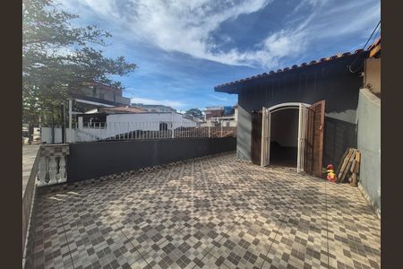 Varanda de casa à venda com 4 quartos, 141m² em Vila Pirajussara, São Paulo